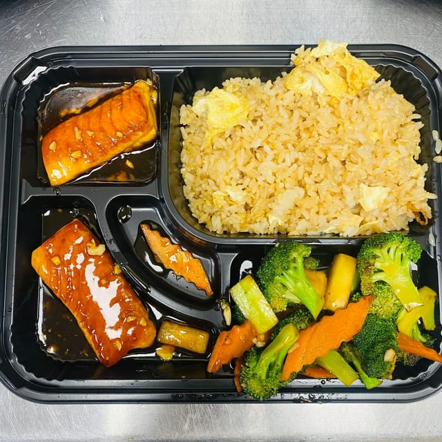 Hibachi Salmon Dinner.