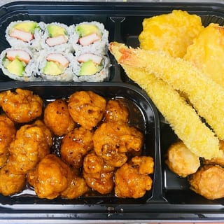General Tso's Chicken Dinner Box